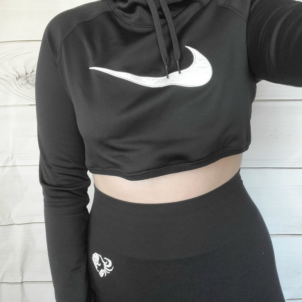 NIKE cropped hoodie
